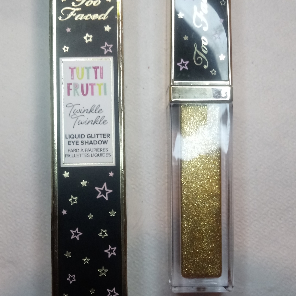 Too faced makeup - Picture 3 of 5